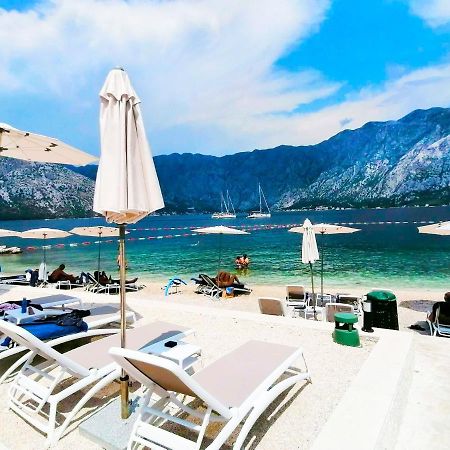 Bay Of Kotor View Apartment With Pool Prčanj Eksteriør bilde