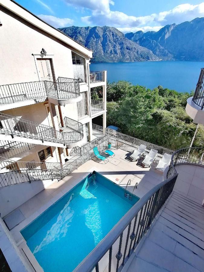 Bay Of Kotor View Apartment With Pool Prčanj Eksteriør bilde