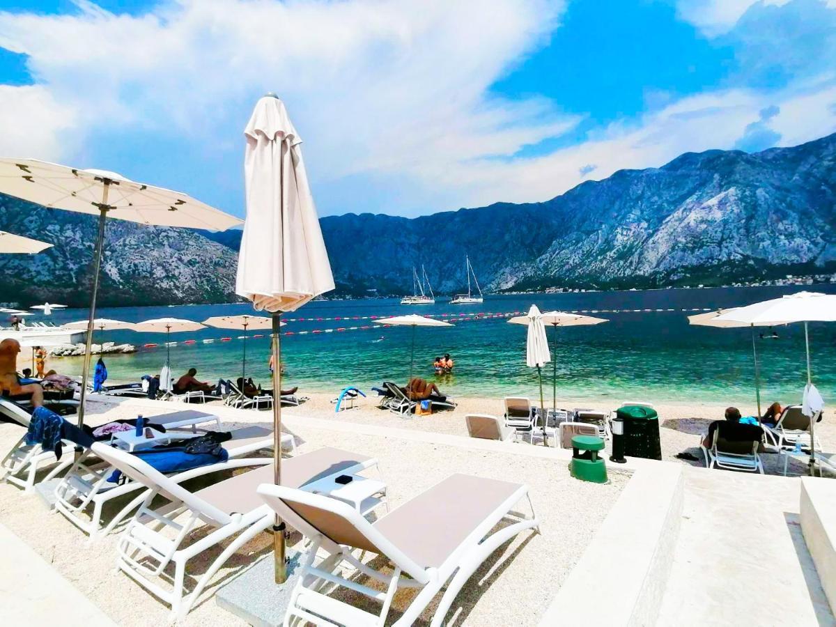 Bay Of Kotor View Apartment With Pool Prčanj Eksteriør bilde